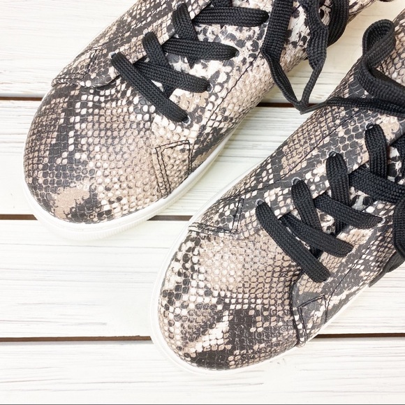 NEW Qupid Faux Snakeskin Chunky Platform Sneakers 9 - Picture 3 of 10